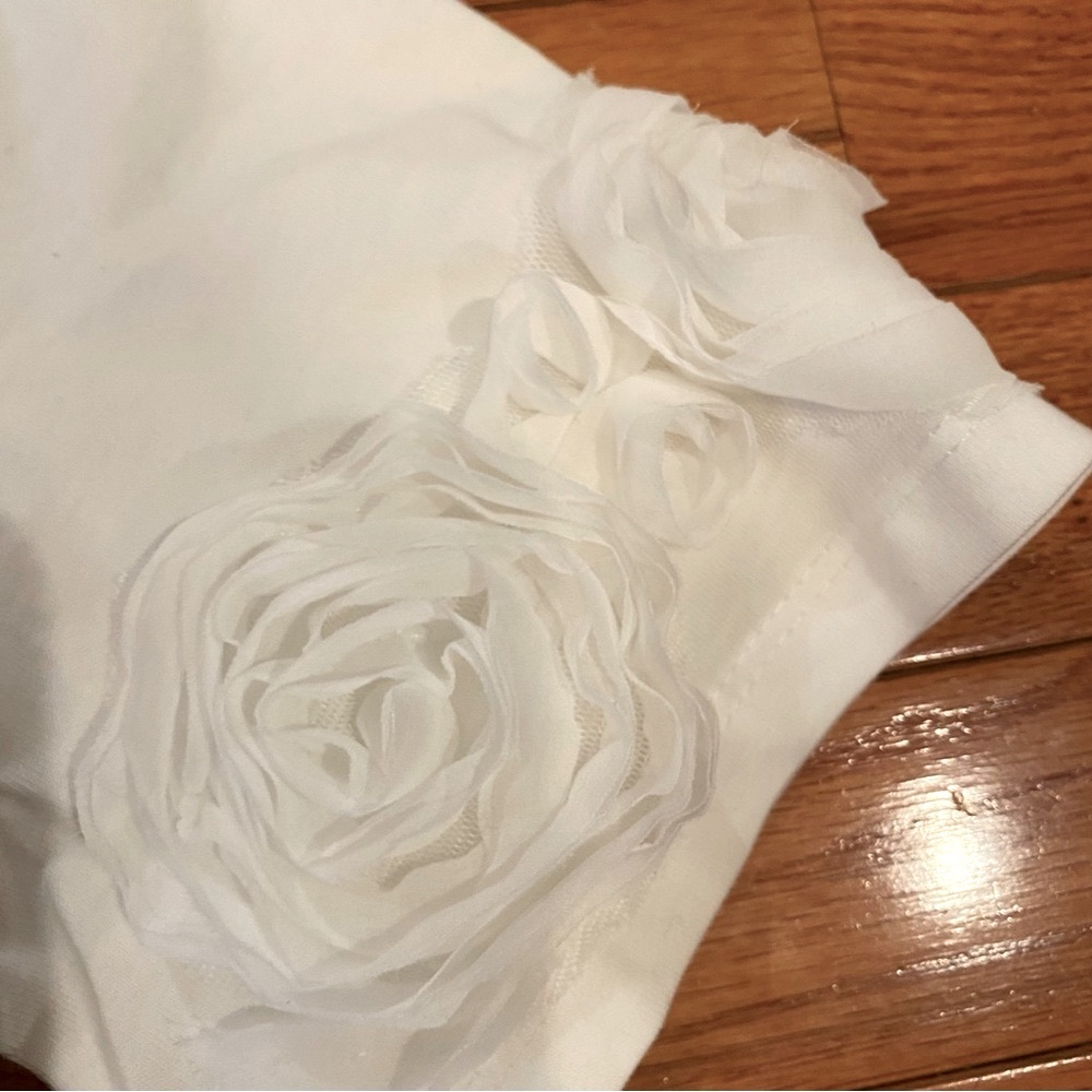 Zara NWT White Floral Appliqué Short Sleeve Tee size small - Picture 2 of 6